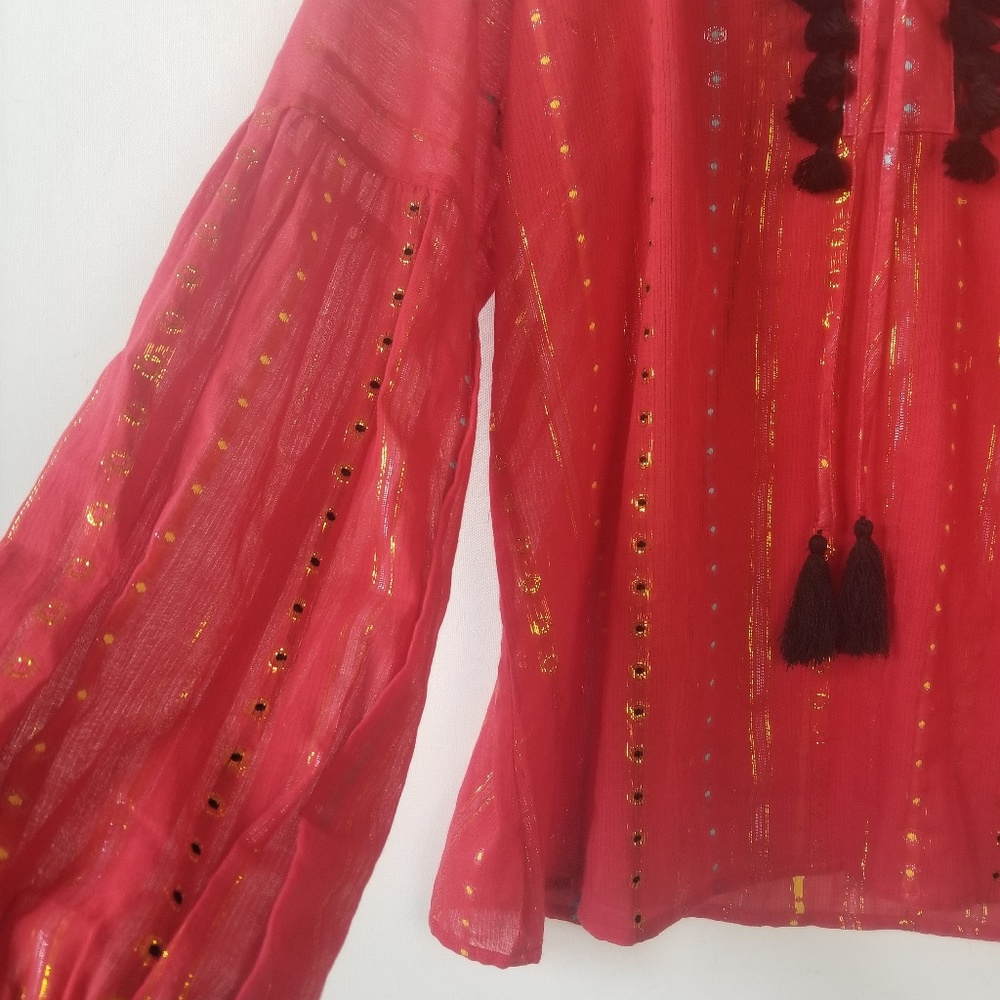 🆕️NWOT. BELLE VERE Pom Pom Like Tassel Blouse! - Picture 2 of 8